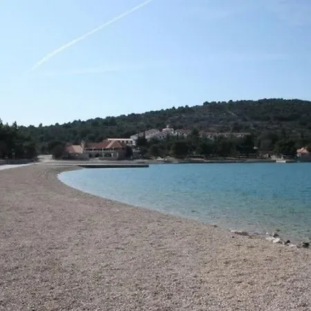 Lidija Apartman Tisno